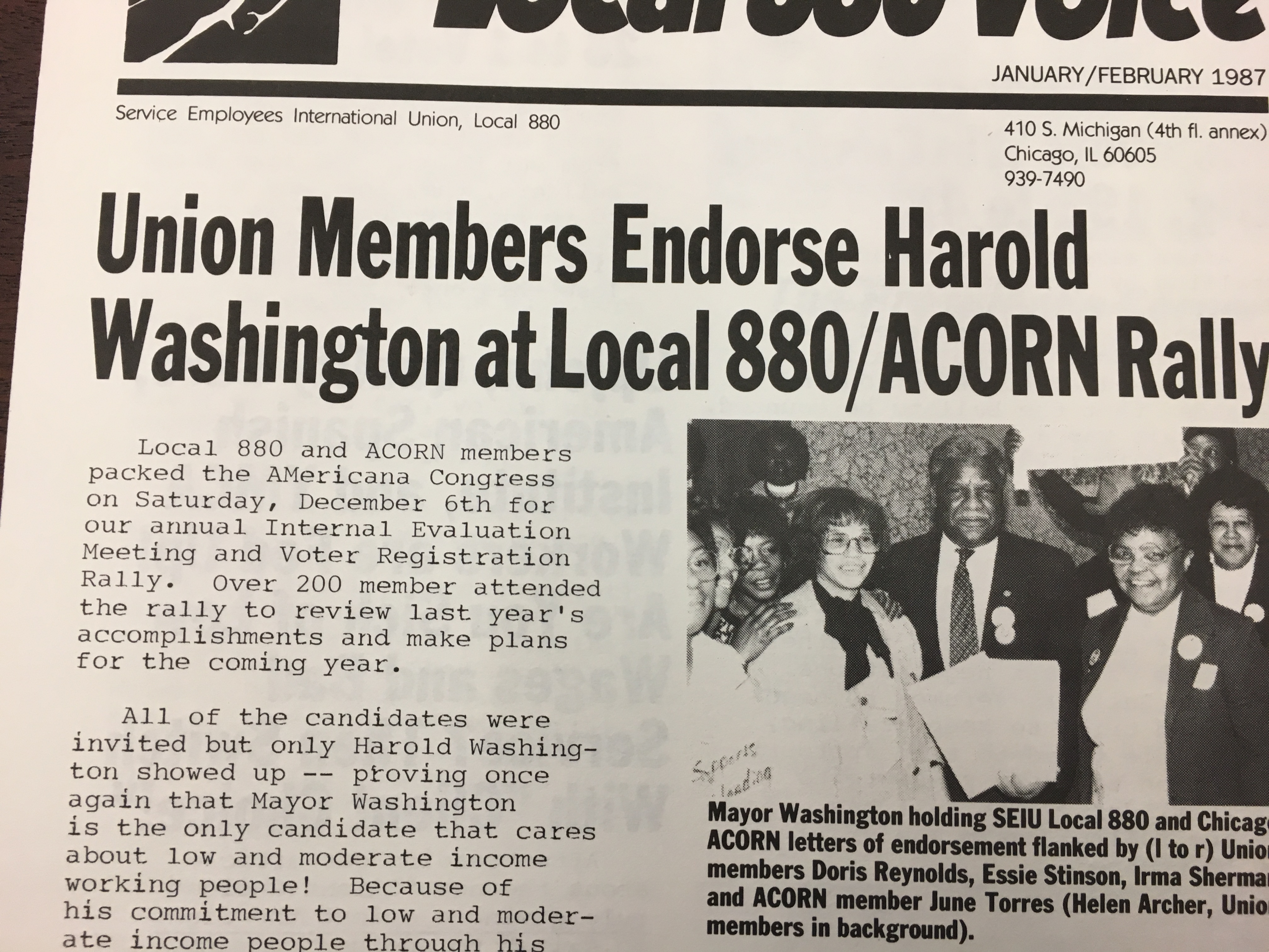 A page from the SEIU Local 880 Voice, January/February 1987, declaring “Union Members Endorse Harold Washington at Local 880/ACORN Rally.